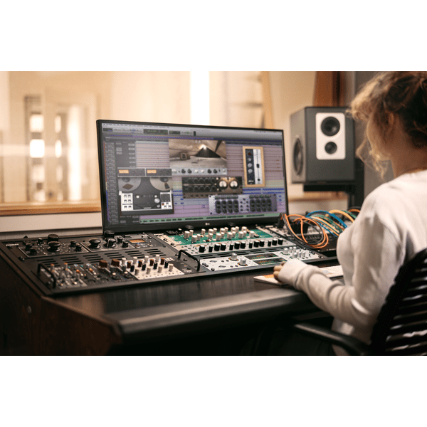 UNIVERSAL AUDIO Apollo X6 Gen 2 ESS
