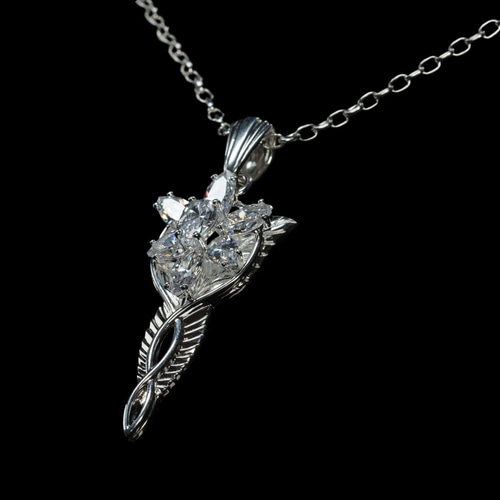 Le Seigneur des Anneaux réplique 1/1 pendentif &amp; collier Arwen Etoile du Soir (argent sterling)