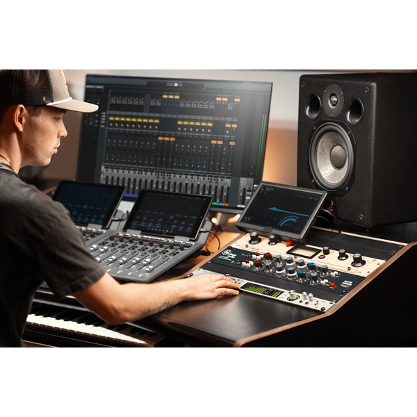 UNIVERSAL AUDIO Apollo X8 Gen 2 ESS