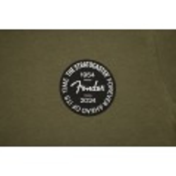 T-shirt Fender Stratocaster™ 70th Anniversary Badge Tee, Olive, XL. Modello 9101293697