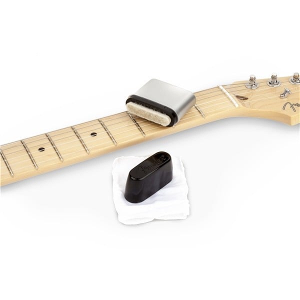 FENDER Speed ??Slick Guitar String Cleaner, Black / argento