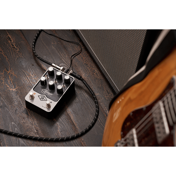 UNIVERSAL AUDIO UAFX Starlight Echo Station Stereo Delay Pedal