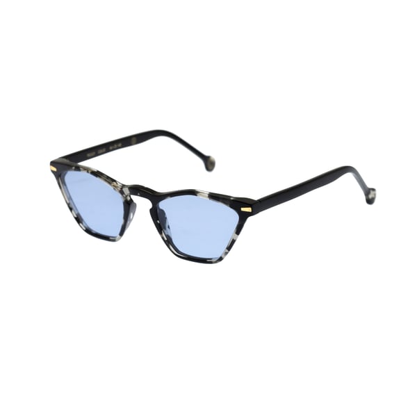 Kyme Eyewear Peggy: vintage cat-eye sunglasses. Color Tobacco, Material Acetate cellulose, Size Small