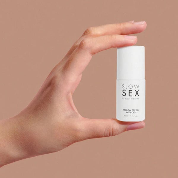 BIJOUX SLOW SEX - OLIO DA MASSAGGIO SESSUALE CON CBD 30 ML