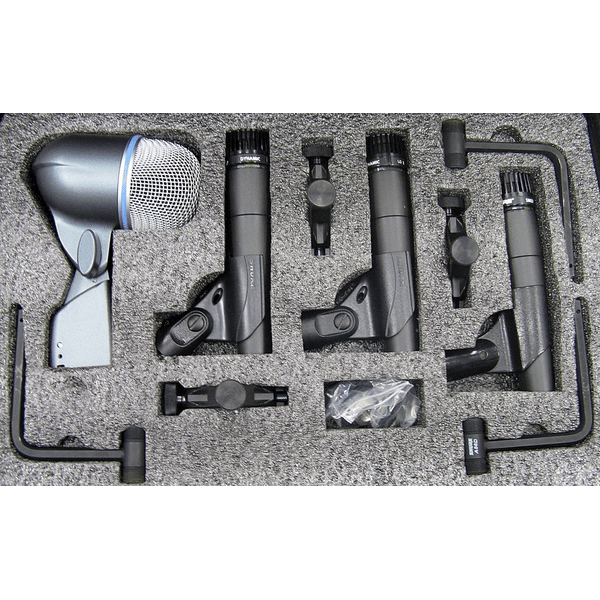 SHURE CENTRE SHURE DMK 57-52 KIT MICROFONI PER BATTERIA COMPOSTO DA 3 SM 57 + 1 BETA 52 + 3 SUPPORTI MONTAGGIO A56D