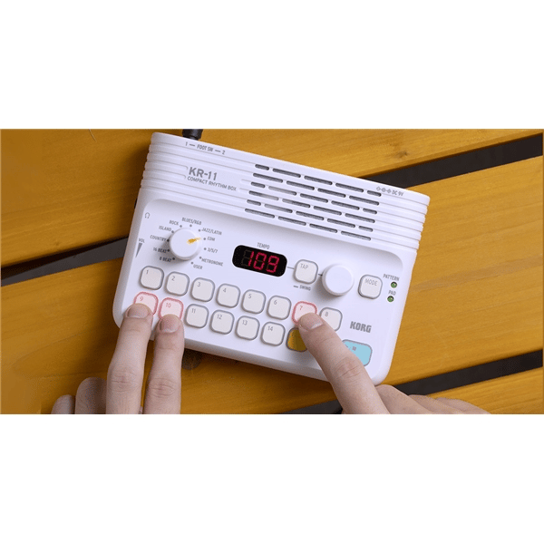 Korg KR-11