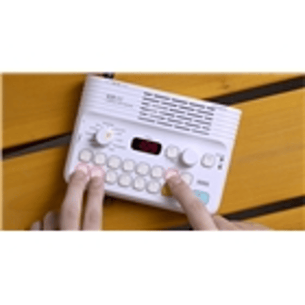 Korg KR-11