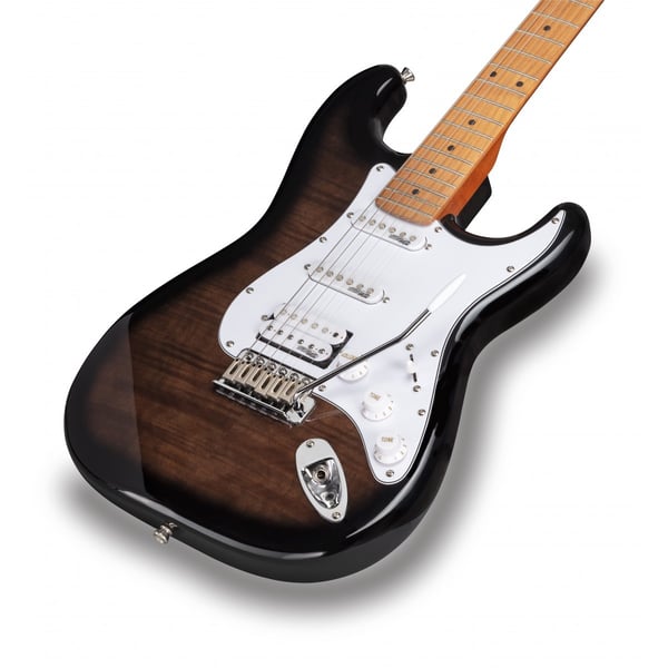 SOUNDSATION Chitarra elettrica double cutaway con 2 single coil + humbucker splittabile e meccaniche autobloccanti (equipaggiata Wilkinson, tastiera e manico in acero roasted, top fiammato). Modello RIDER-DELUXE-M TRBK