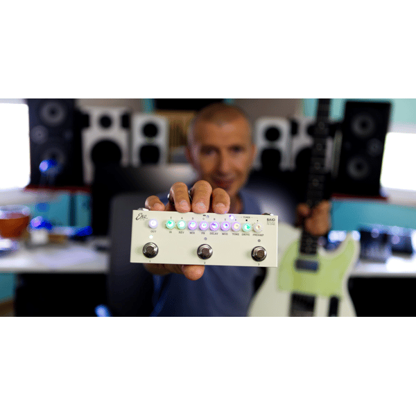 Eko Guitars BAIO Pedale Multieffetto con IR integrati