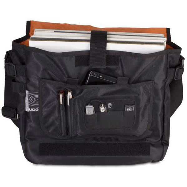 UDG U9450BL/OR - ULTIMATE COURIERBAG BLACK, ORANGE INSIDE