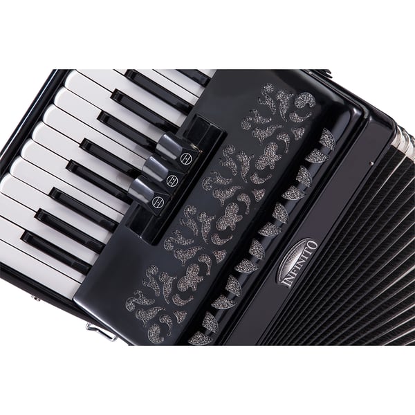 SOUNDSATION Fisarmonica 48 bassi nera