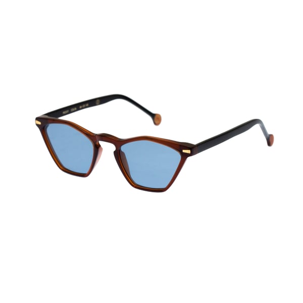 Kyme Eyewear Peggy: vintage cat-eye sunglasses. Color Tobacco, Material Acetate cellulose, Size Small