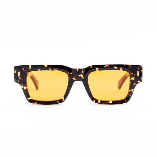 Kyme Eyewear BOXY6 - Streetstyle Squared Sunglasses in Amber Kyme Eyewear BOXY6 - Streetstyle Squared Sunglasses in Amber