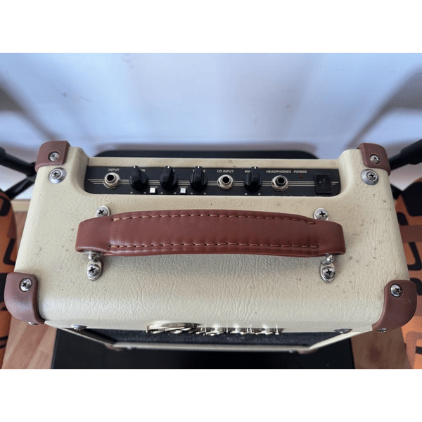 BUGERA BC15 COMBO VINTAGE AMPLIFICATORE VALVOLARE CHITARRA ELETTRICA 15W USATO
