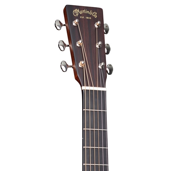 Martin & Co. D-18 (2025)