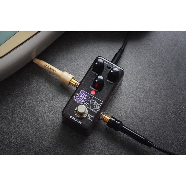 NUX Pedale Mini Super Chorus (Chorus, Flanger, Pitch Modulation)