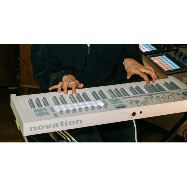 Novation Launchkey 49 MK4 White