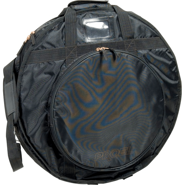 PROEL STAGE Borsa per piatti con tasca porta bacchette e tascone frontale in robusto nylon 420D antistrappo con imbottitura in poliuretano espanso ad alta densità da 10 mm. Disponibile in colore nero.